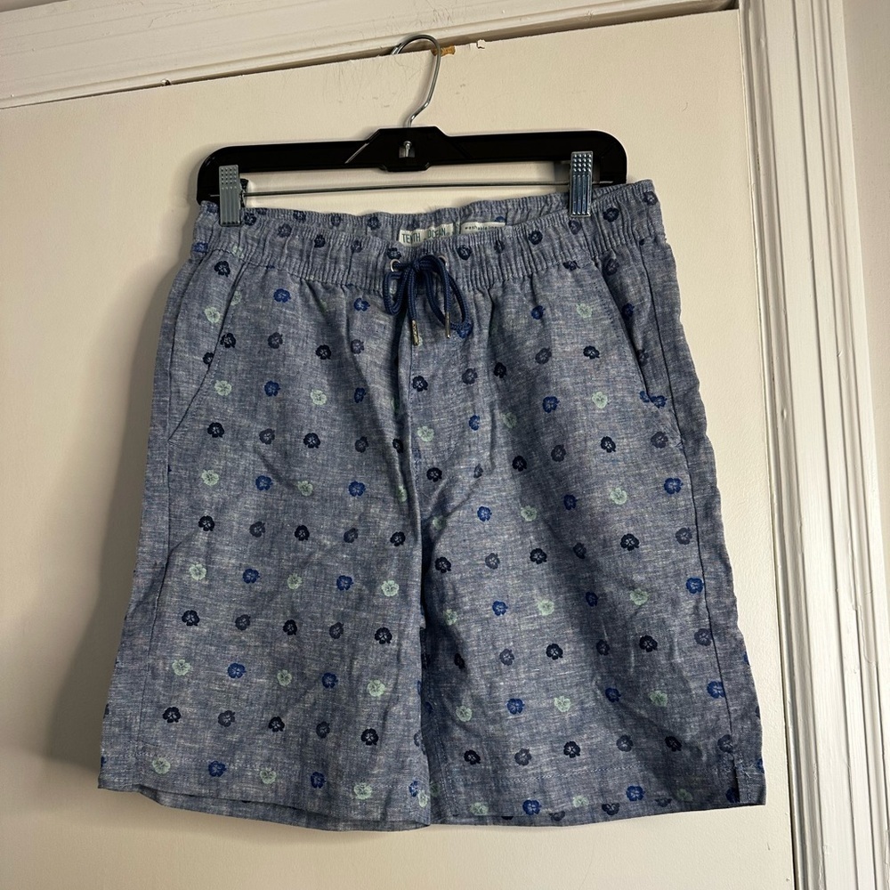 NWT  Men’s. Tenth & Ocean Blue Washable Linen Shorts. Blue Floral Print.
